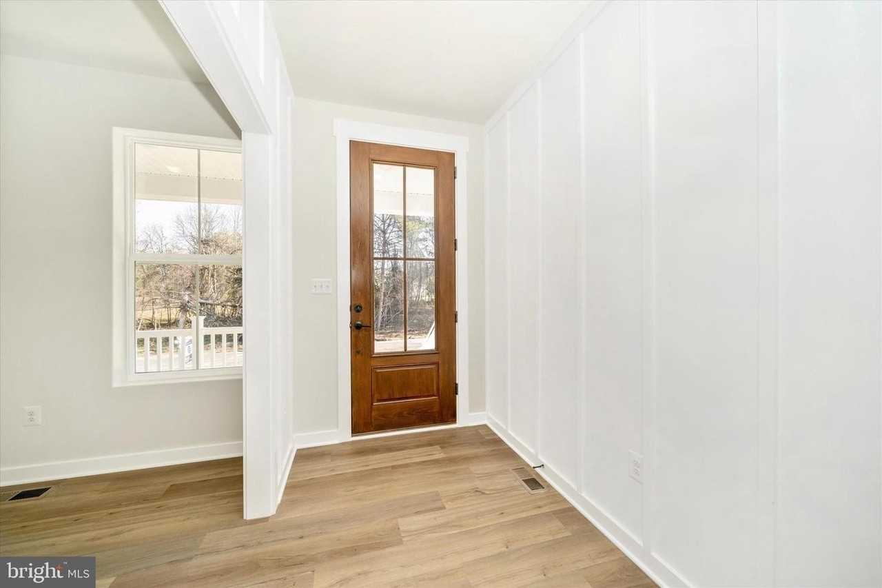 8308 Patience Ln - Photo 5 of 47