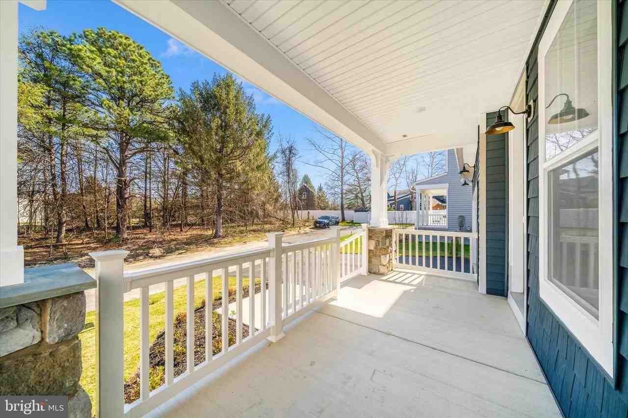 8310 Patience Ln - Photo 3 of 40