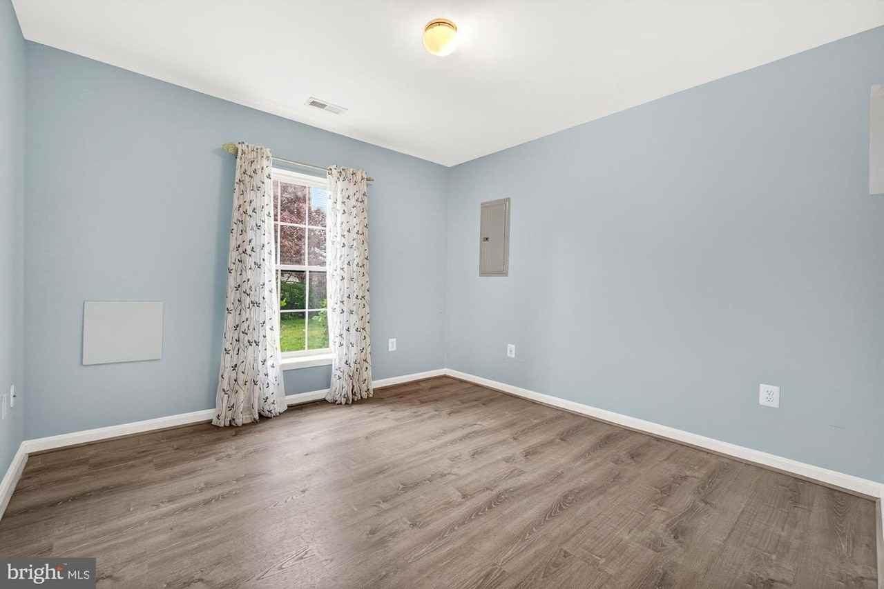 2572 Carrington Way - Photo 5 of 34
