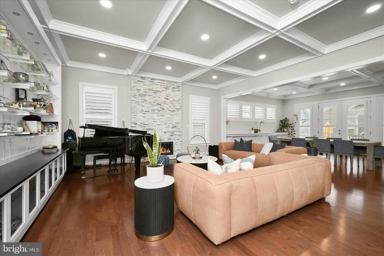 11523 Green St - Photo 6 of 47