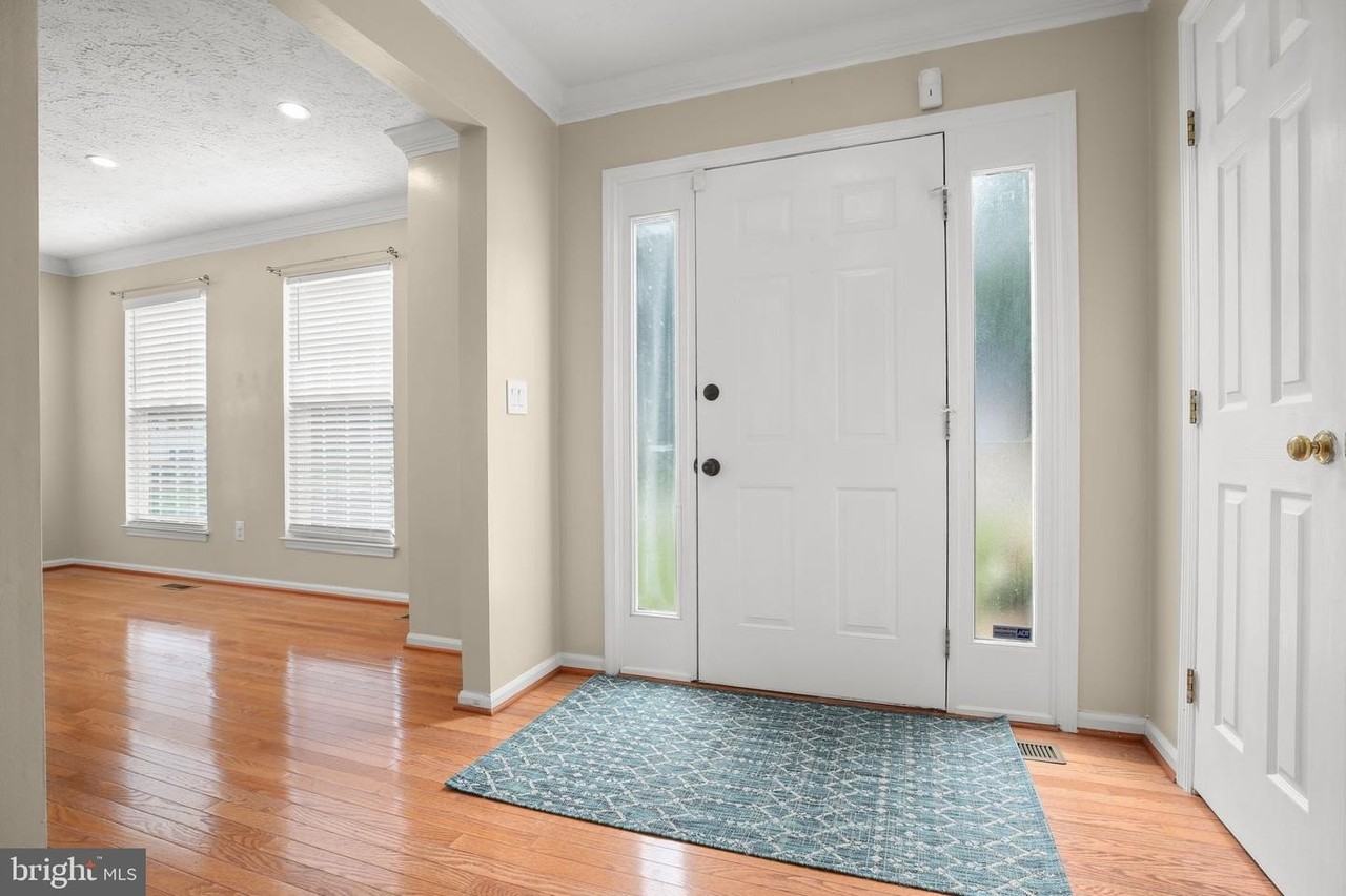 64 Spring Lake Dr - Photo 4 of 46