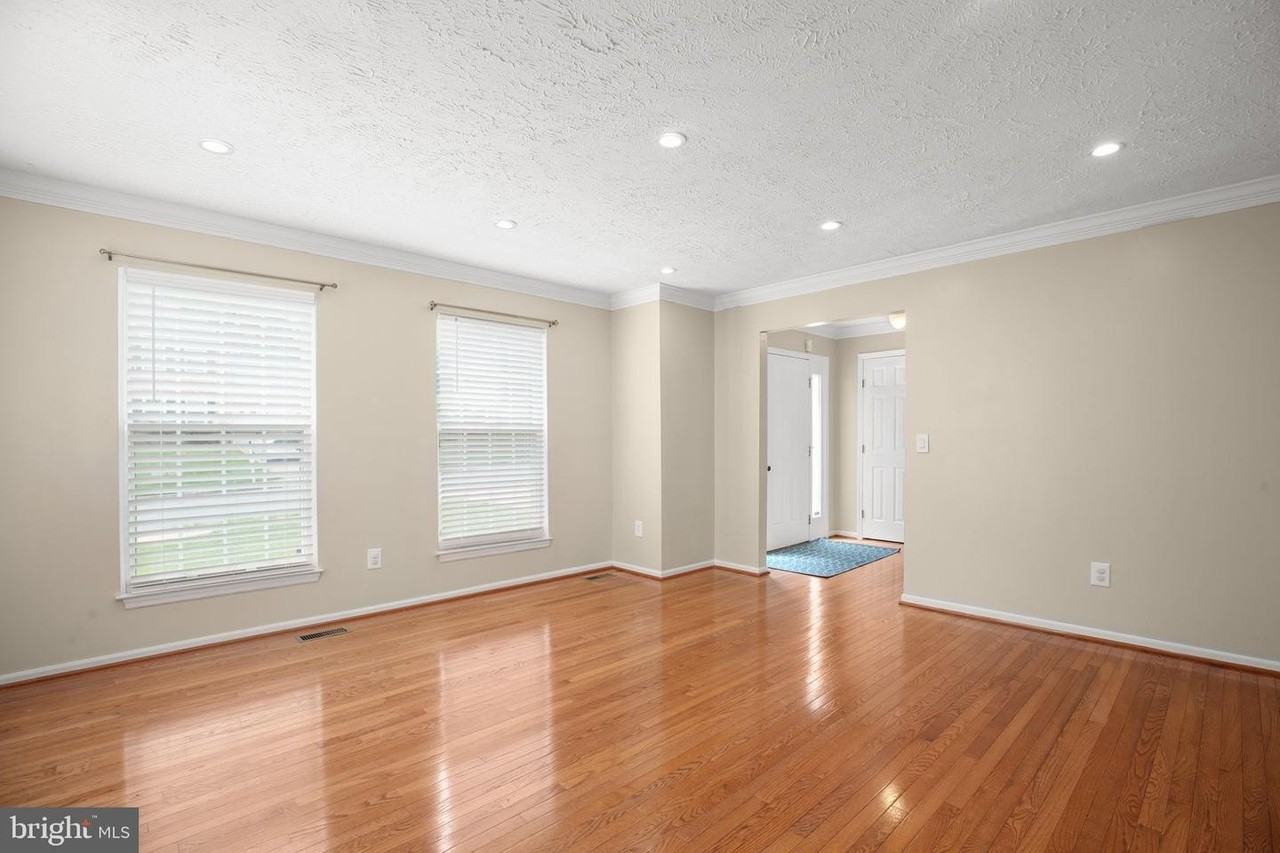 64 Spring Lake Dr - Photo 5 of 46