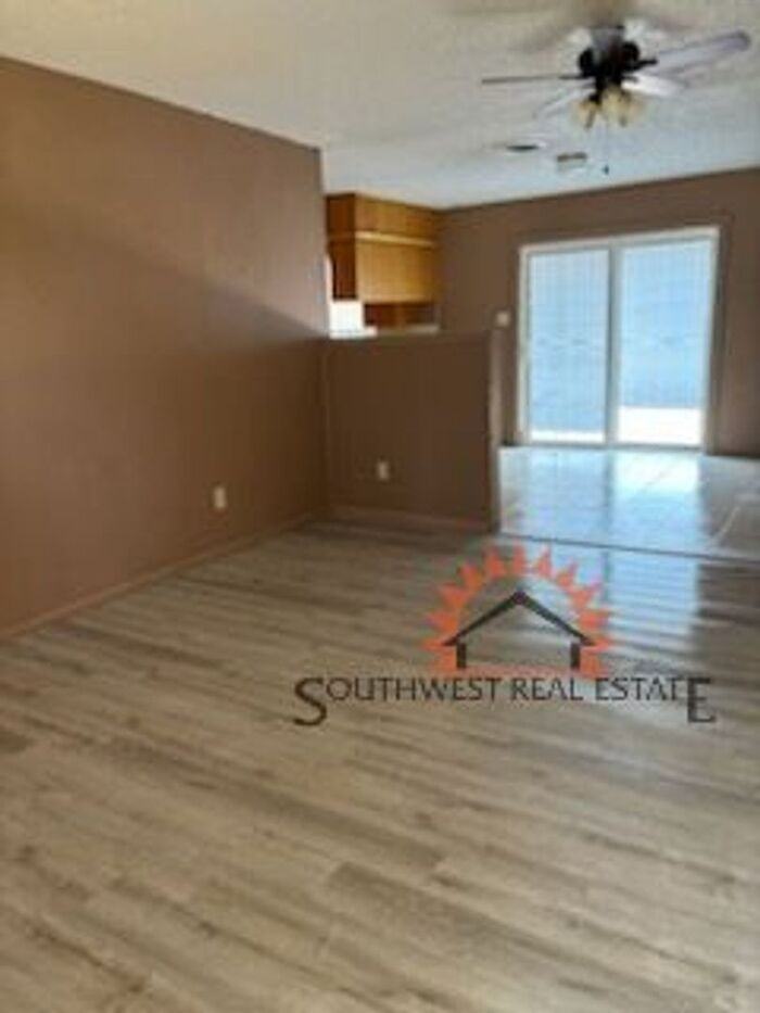 2709 Lore St - Photo 4 of 24