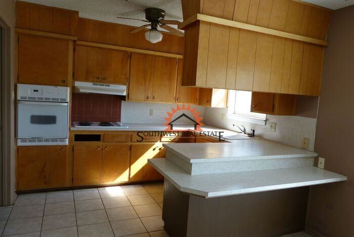 2709 Lore St - Photo 6 of 24