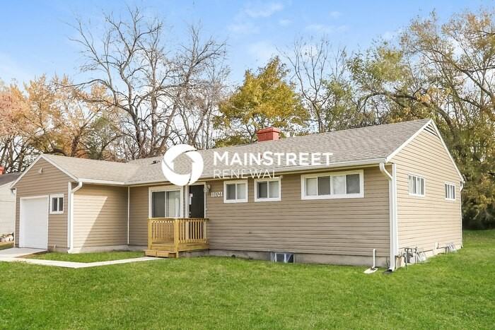 11021 Newton Ave - Photo 4 of 17