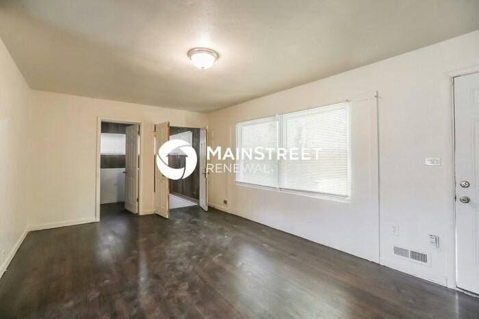 11021 Newton Ave - Photo 6 of 17