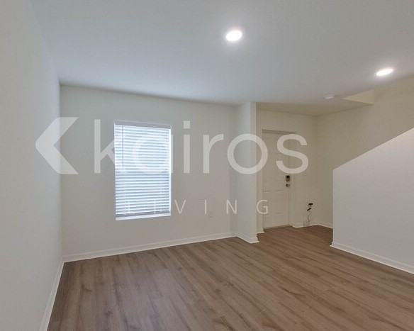 18268 Wintergarden Ave - Photo 5 of 29