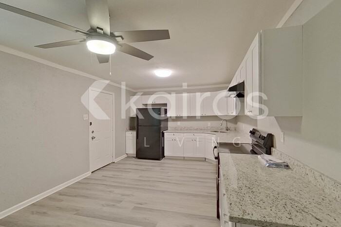 111 Evelyn St - Photo 6 of 28