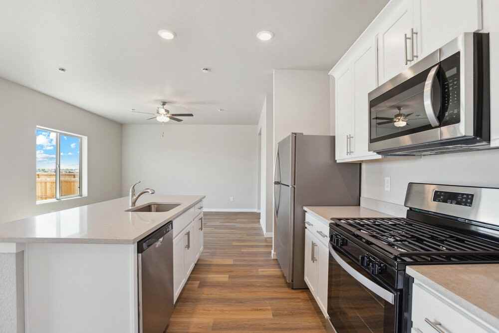 7332 Crystal Ave - Photo 4 of 22