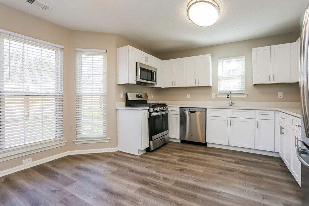 213 Summer Hill Cir - Photo 6 of 17