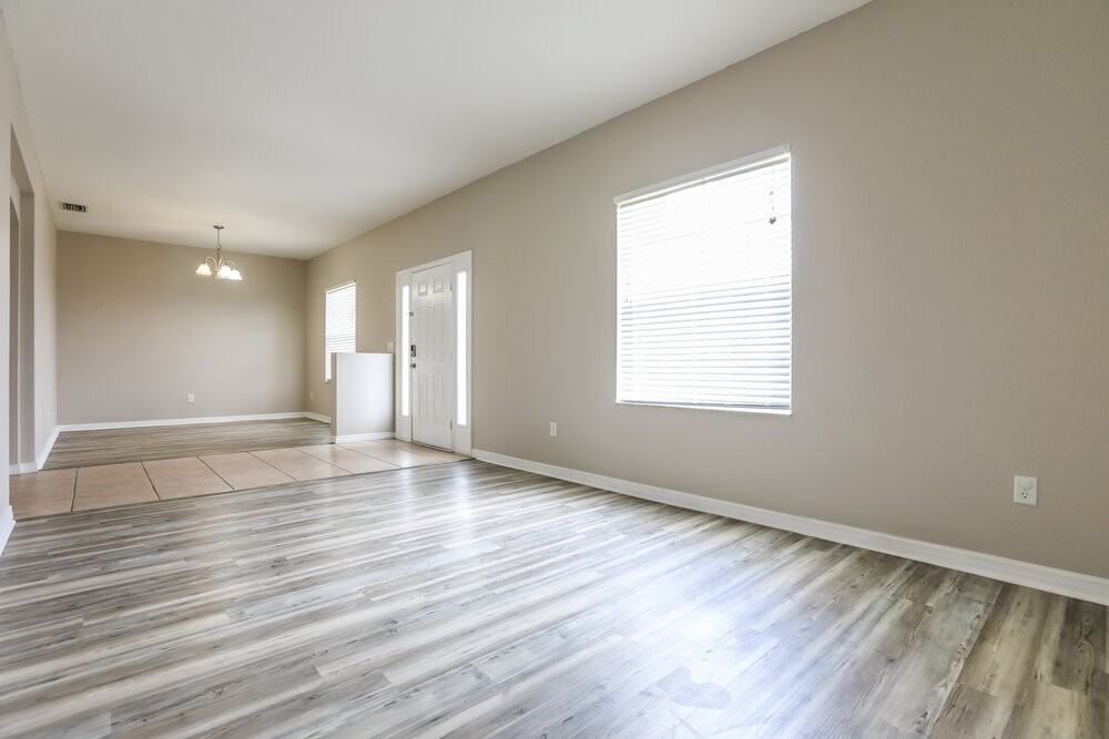 15385 Lakeland Cir - Photo 3 of 16