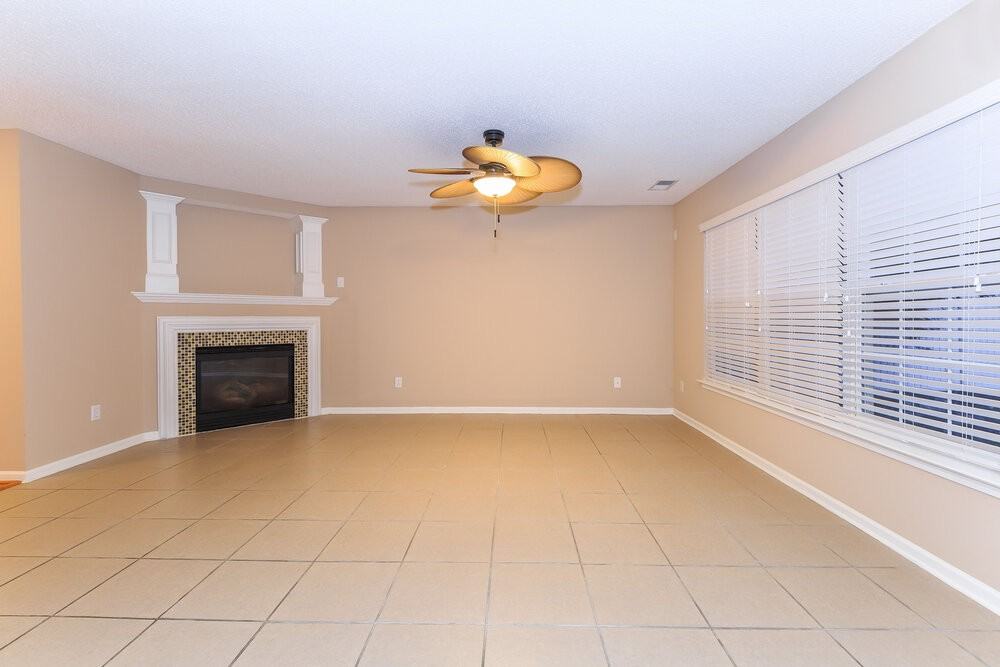 15239 Pangborn Pl - Photo 2 of 16