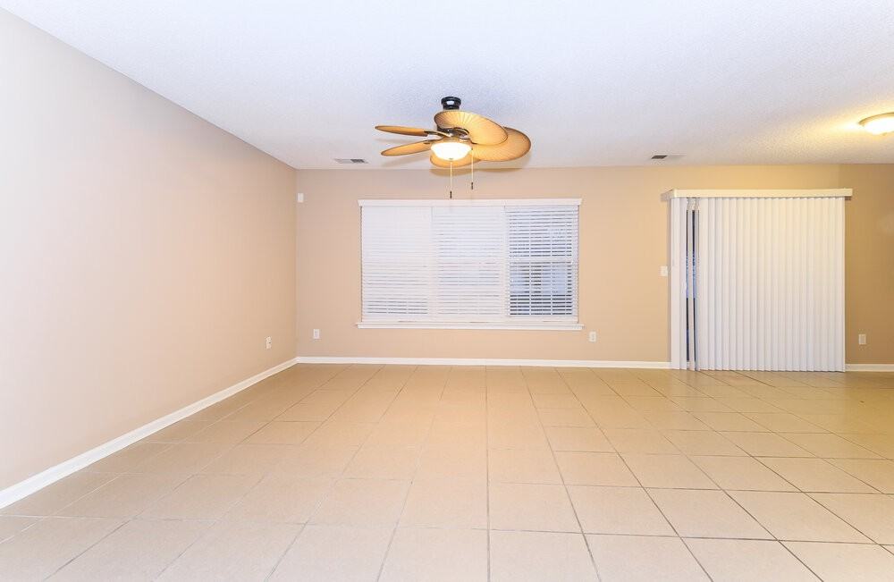 15239 Pangborn Pl - Photo 3 of 16