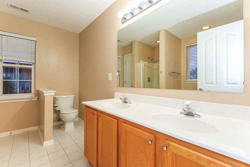 15239 Pangborn Pl - Photo 7 of 16