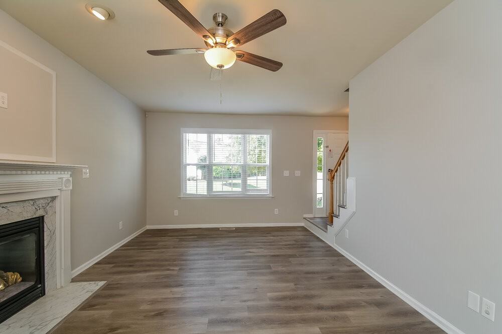 118 Ashton Ct - Photo 4 of 17