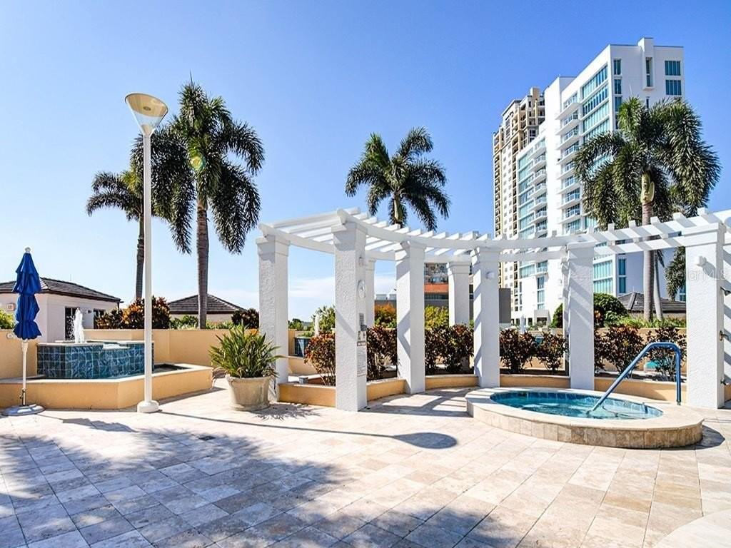 400 Beach Dr Ne #1702 - Photo 4 of 25