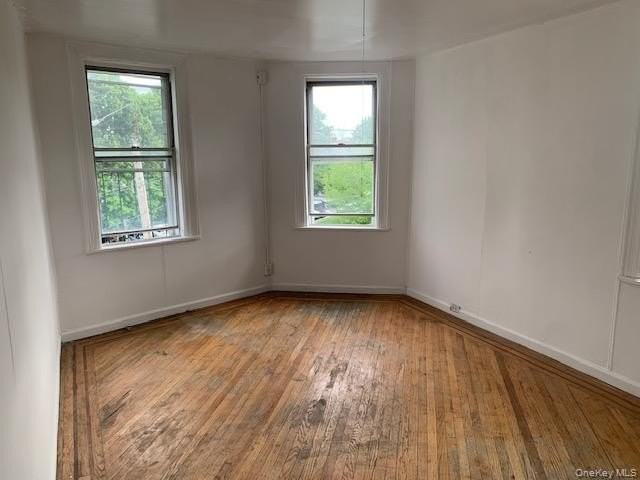 1181 Sackett Ave - Photo 2 of 5