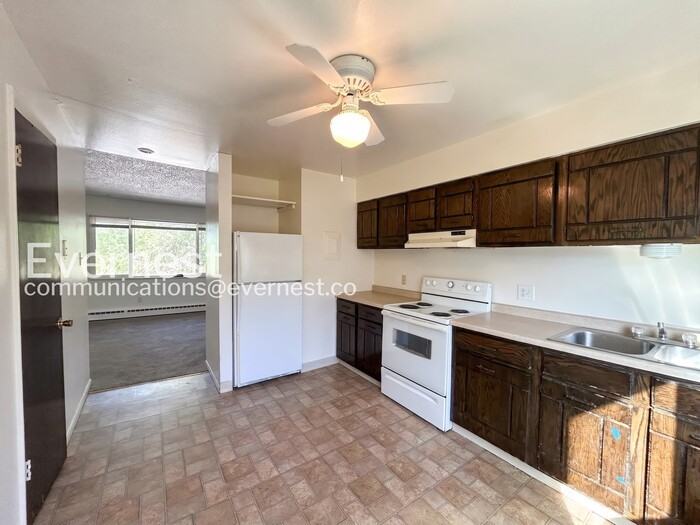 1075 Magnolia St #3 - Photo 2 of 19