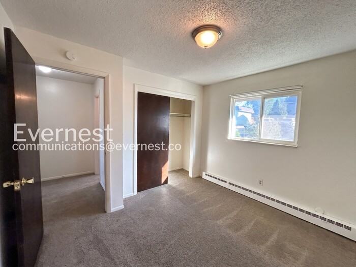 1075 Magnolia St #3 - Photo 7 of 19