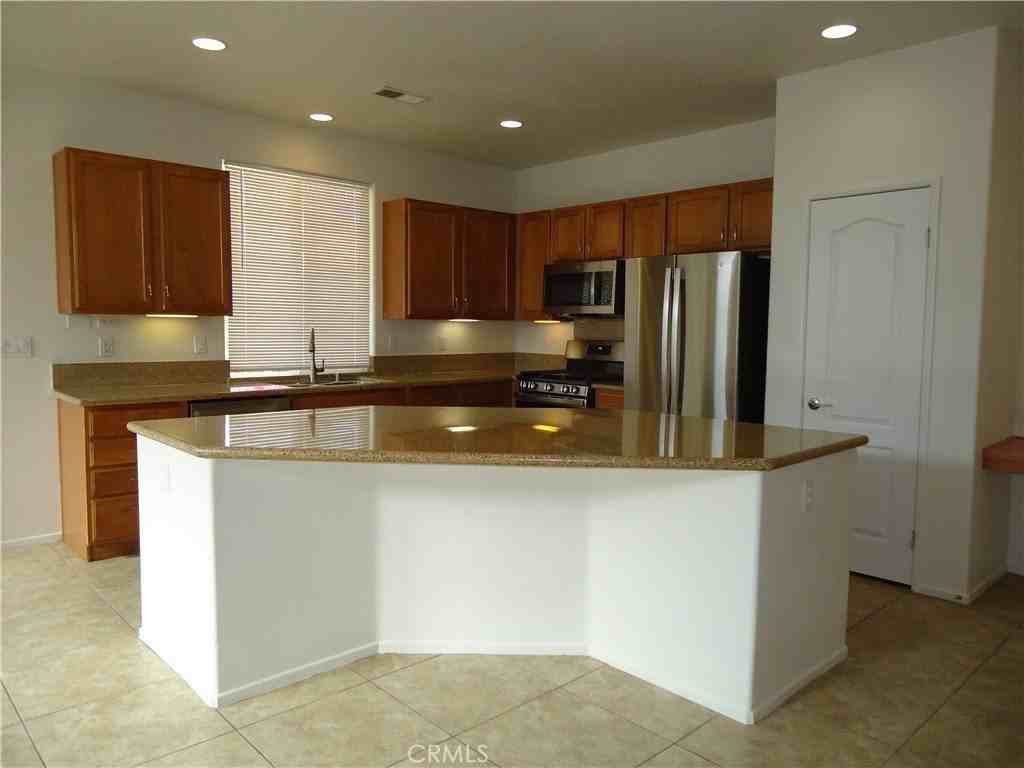 65439 Via Del Sol - Photo 4 of 29