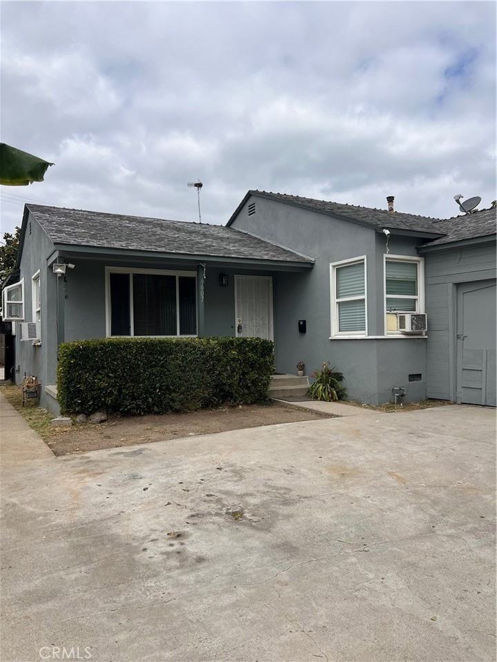 6607 Aura Ave - Photo 3 of 26