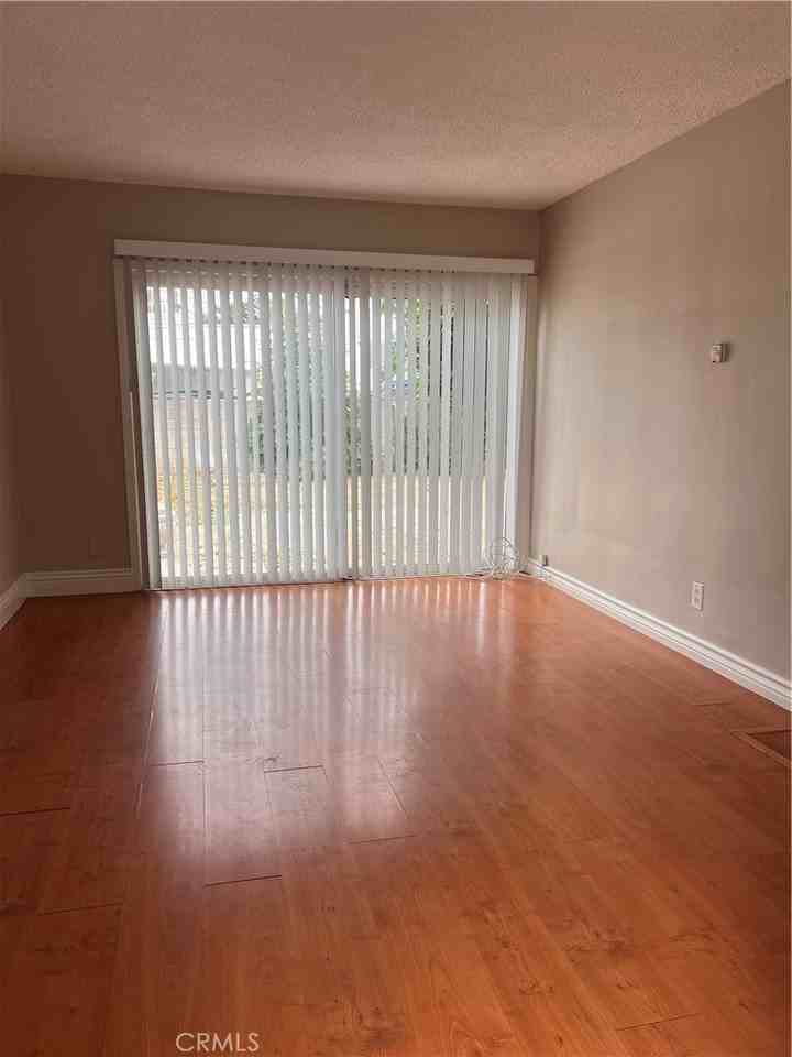 6607 Aura Ave - Photo 6 of 26