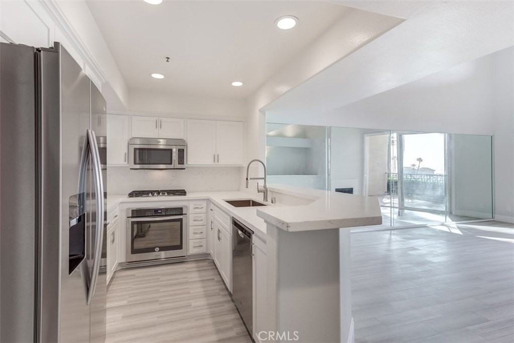 200 Pacific Coast Hwy #137 - Photo 7 of 43