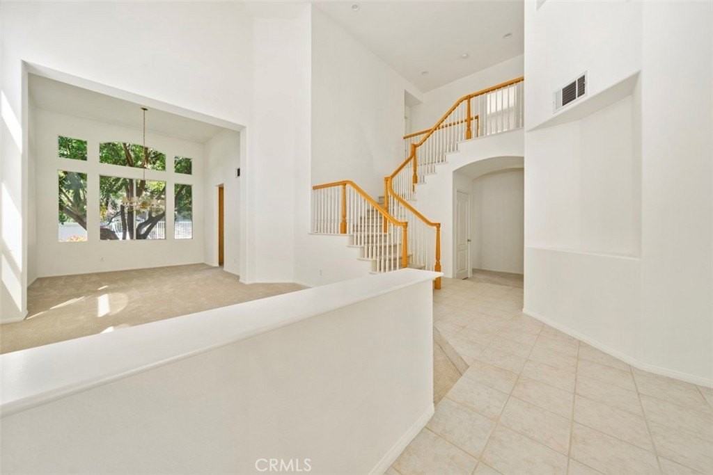 17 Camarin St - Photo 4 of 26