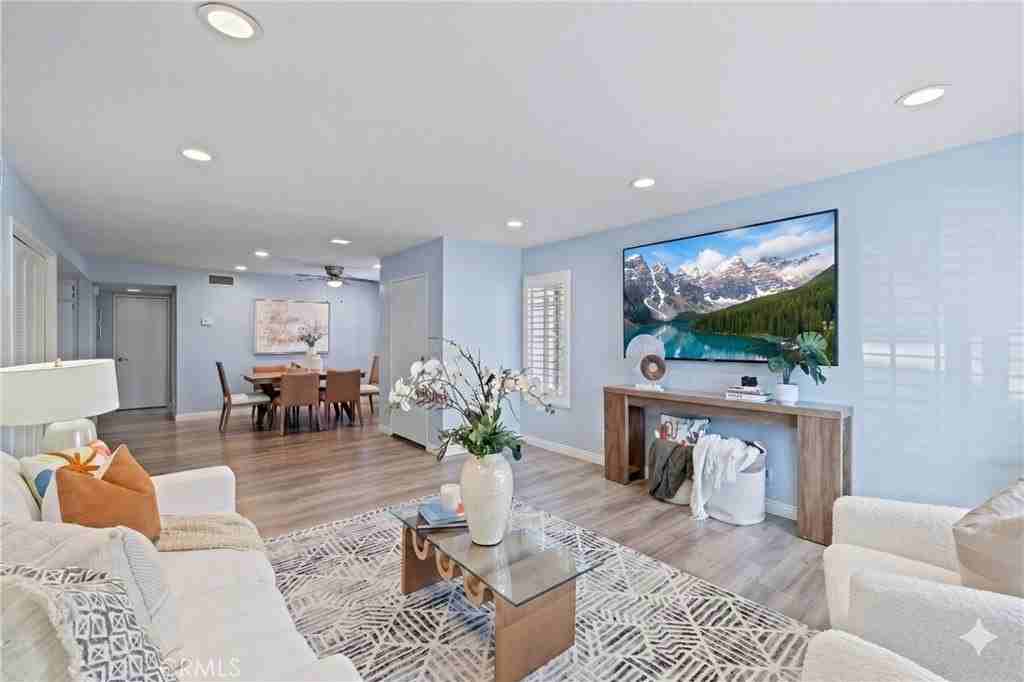 4 Woodleaf - Photo 3 of 31