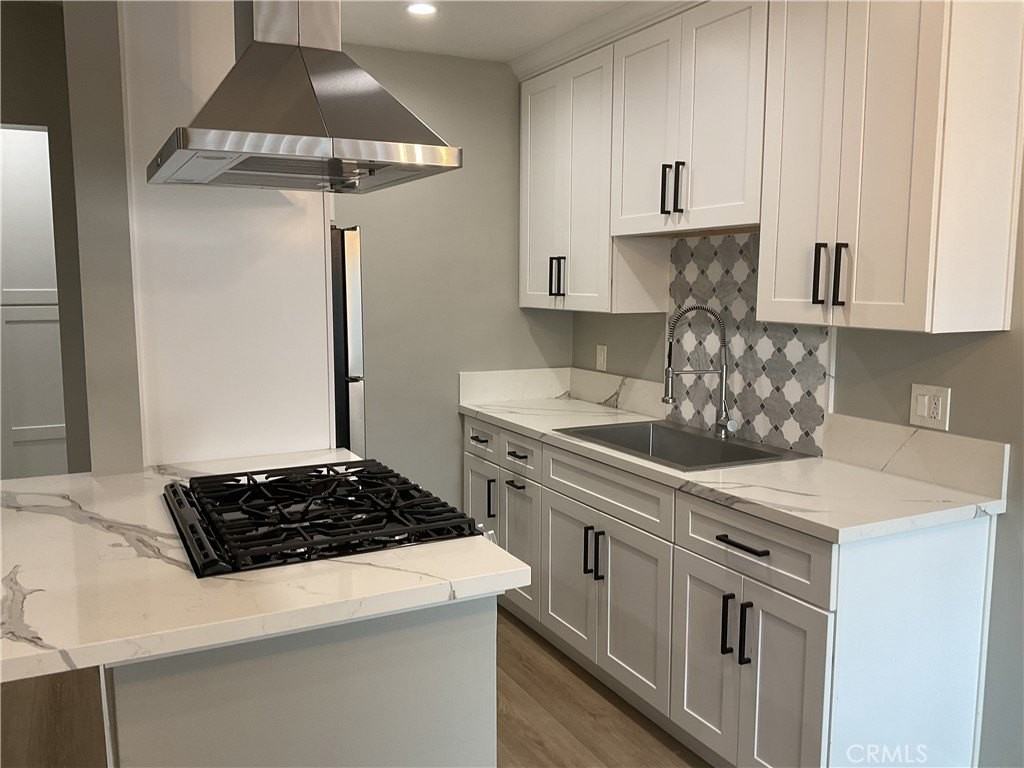 537 S 6th St #B - Photo 2 of 14