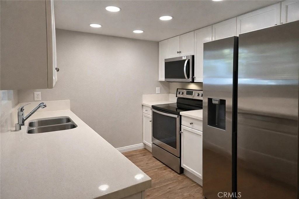 1851 Brea Blvd - Photo 4 of 12