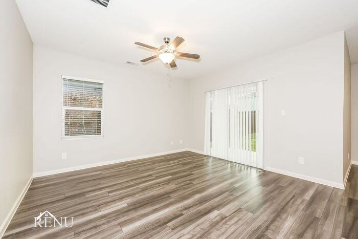 13324 Pine Dunes Dr - Photo 6 of 17