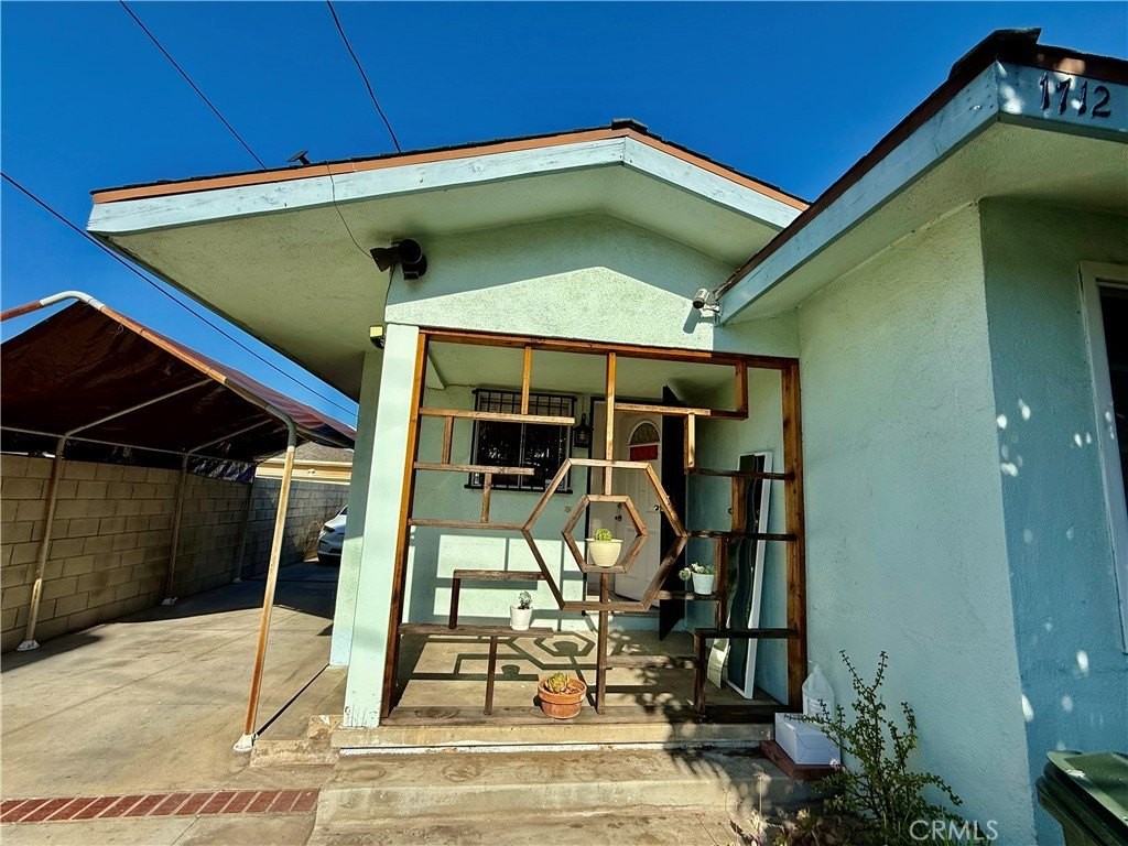 1712 Walnut St - Photo 3 of 15
