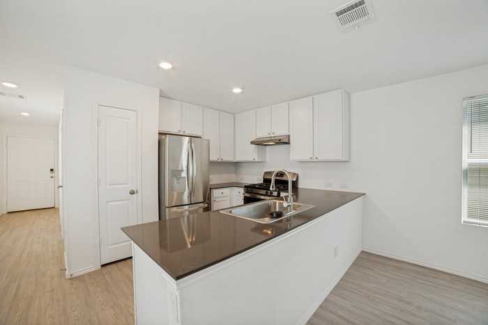 7631 Parish Pl - Photo 5 of 13
