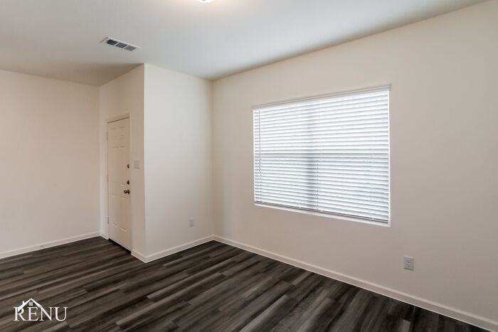 1605 Braeburn Ln - Photo 6 of 17