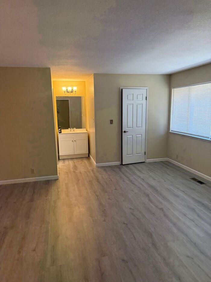 24665 Sylvan Glen Ct #1 - Photo 2 of 7