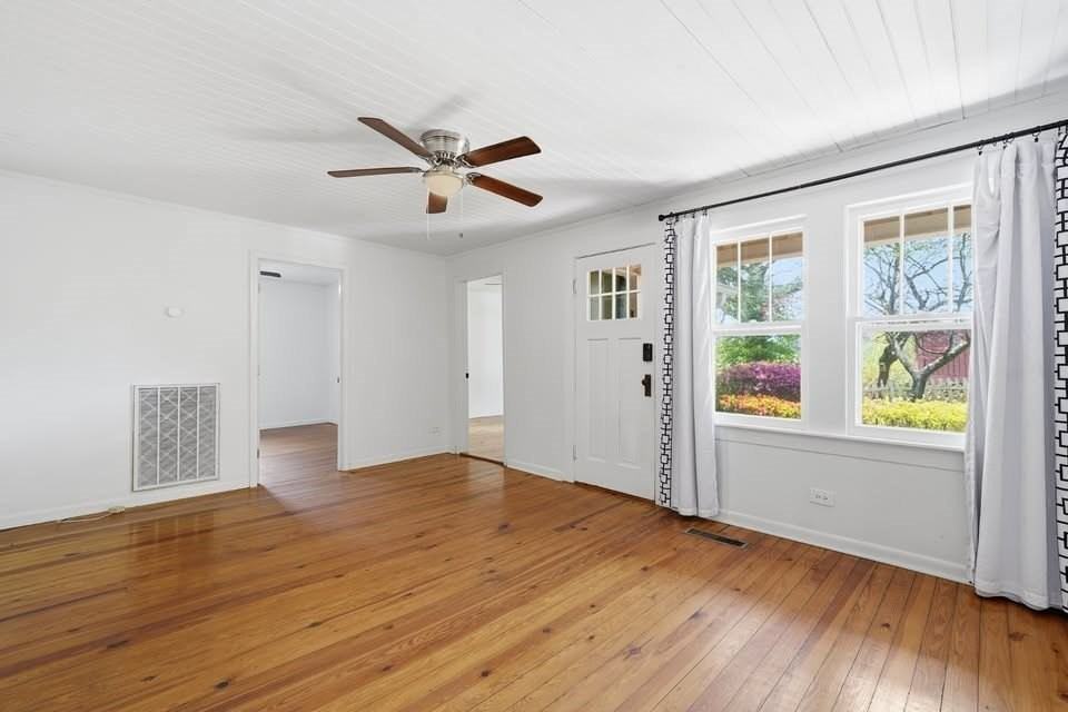 101 Riverview St - Photo 6 of 22