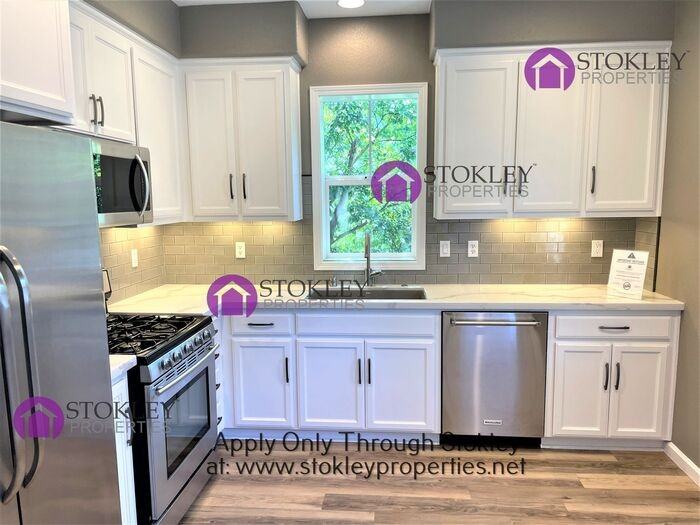 3045 Citrus Cir - Photo 3 of 15