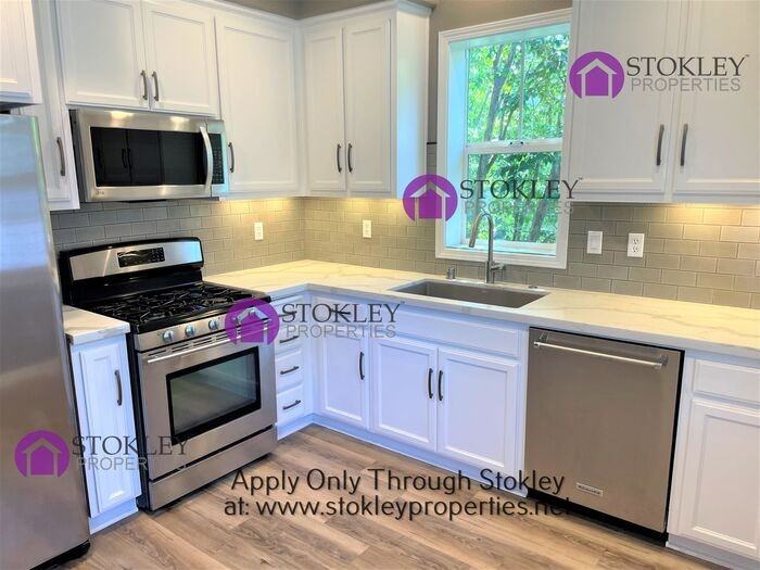 3045 Citrus Cir - Photo 4 of 15