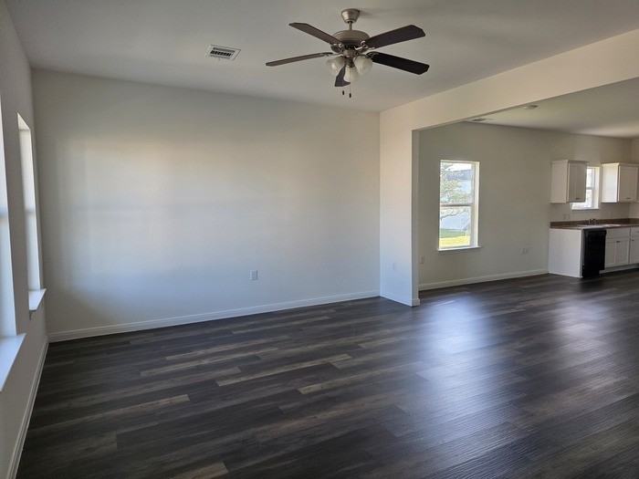 6303 White Oak Dr - Photo 3 of 18