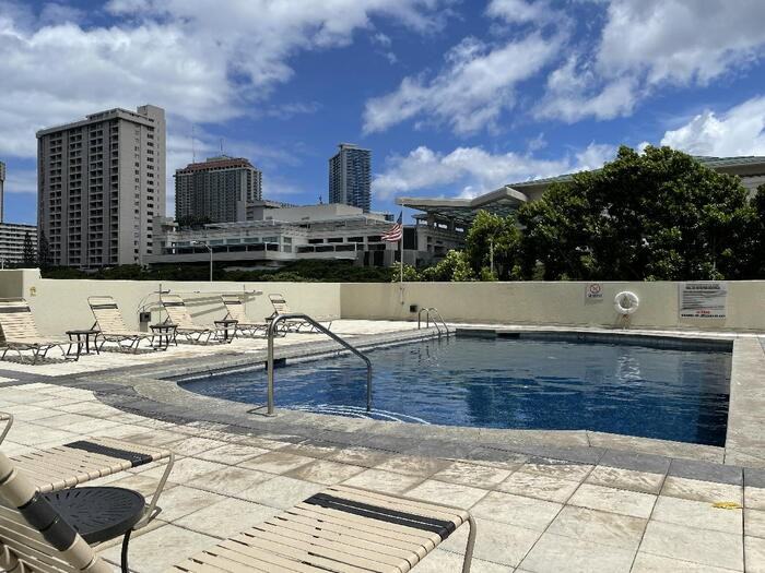 1717 Ala Wai Blvd - Photo 2 of 5