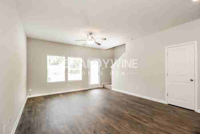 220 Crestview Way - Photo 6 of 32