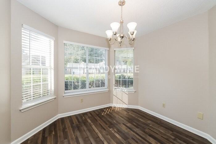 8077 Sandywood Ln - Photo 5 of 21