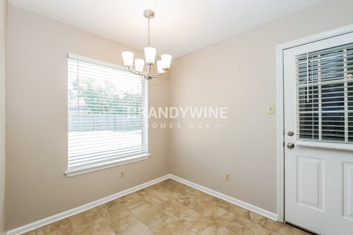 8077 Sandywood Ln - Photo 6 of 21