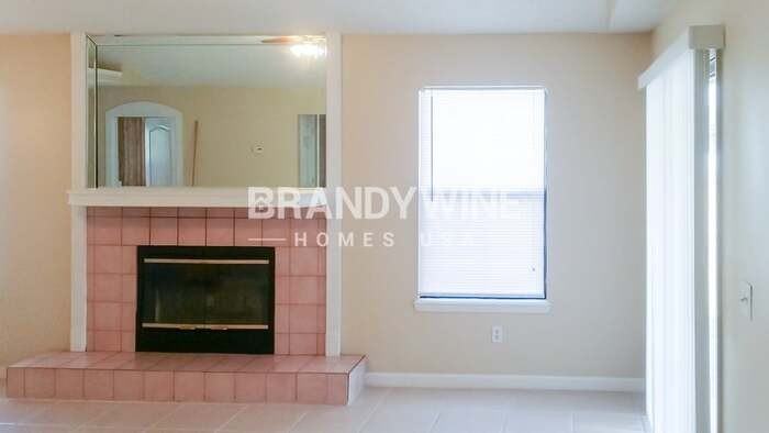 6933 Huntington Woods Cir W - Photo 4 of 17