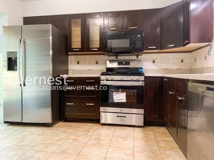 11162 Soldiers Ct - Photo 2 of 25