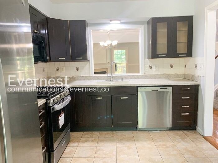 11162 Soldiers Ct - Photo 3 of 25