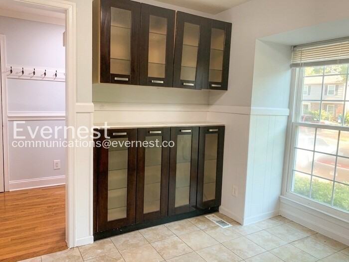 11162 Soldiers Ct - Photo 4 of 25