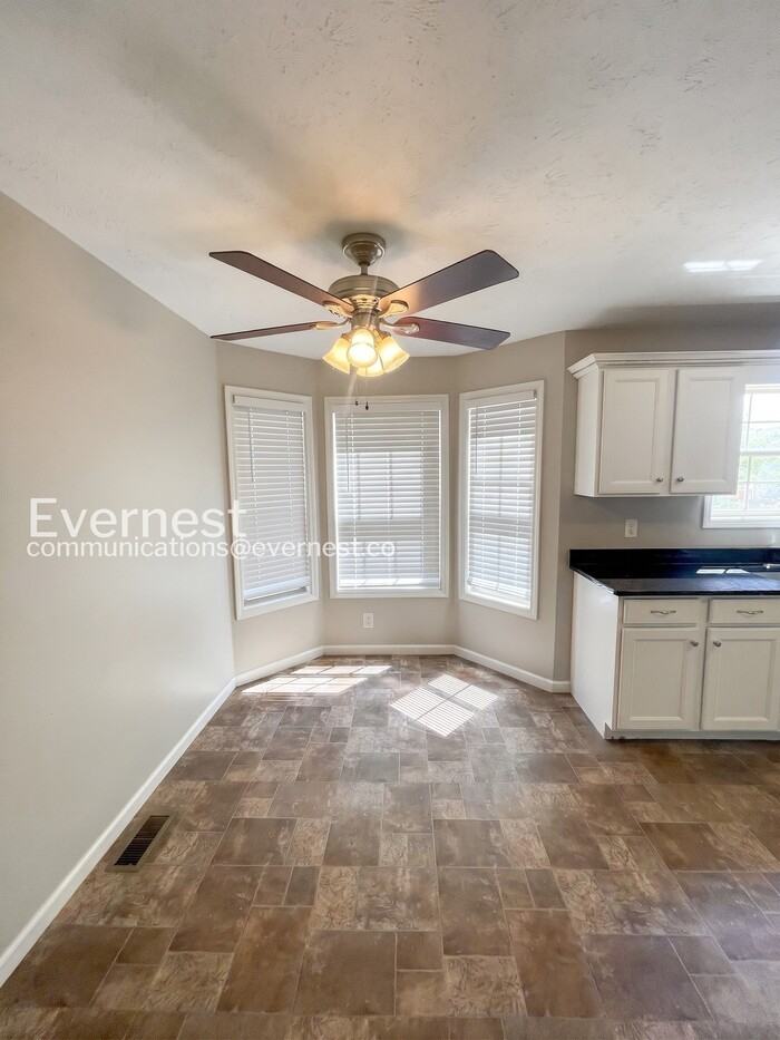 1504 Apache Way - Photo 7 of 35