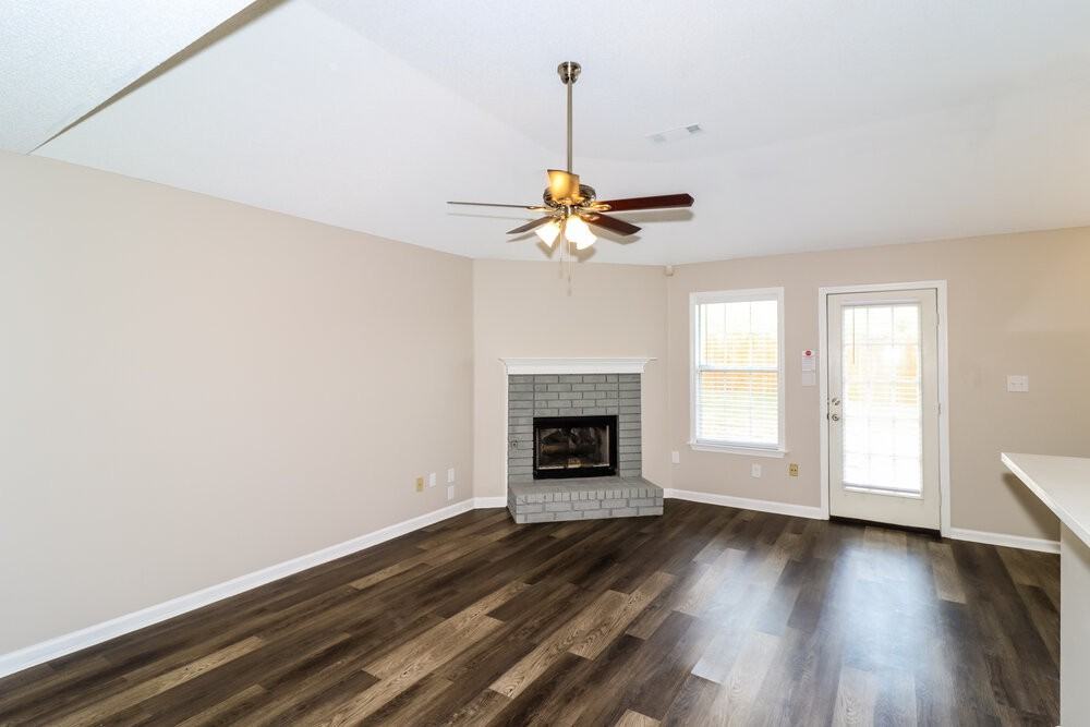 1123 Dove Hollow Cir W - Photo 3 of 16